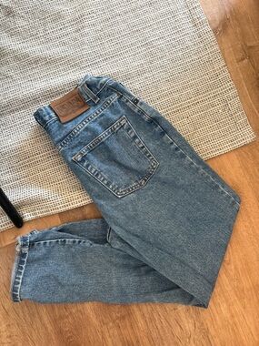 Nevada women’s size 28W jeans